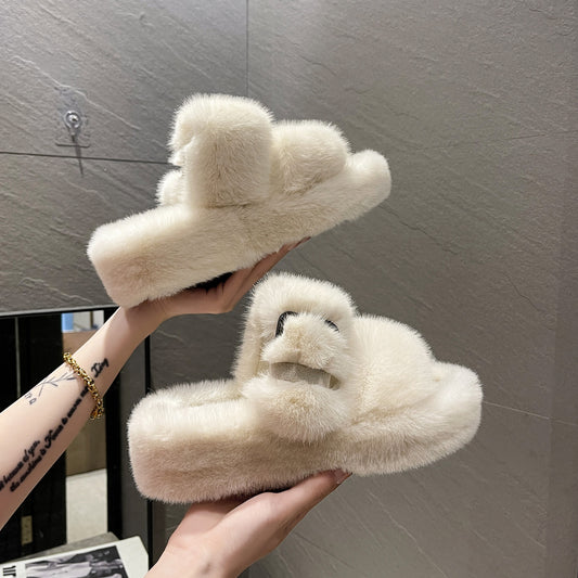 Soft lounge slippers