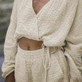 Conjunto Yoga Cuello V Lazo Shorts