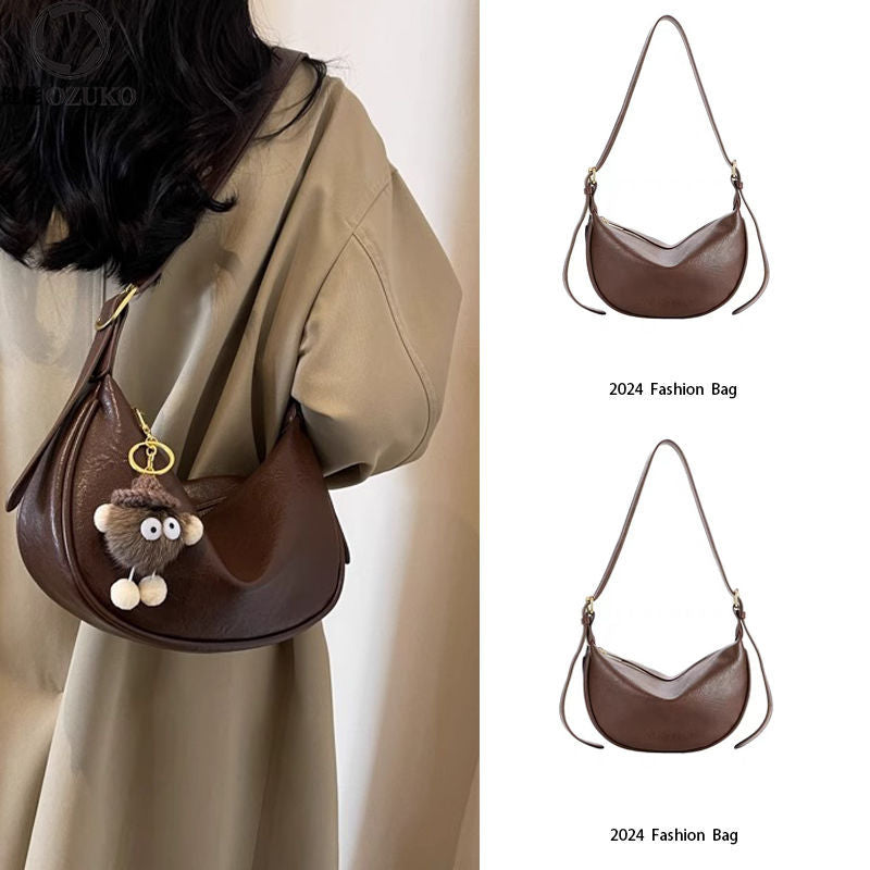 Bolso Bandolera Dumpling con Colgante