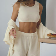 Conjunto camisola shorts hoja bordada