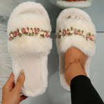 Minimal cozy slippers